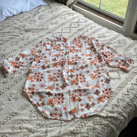 Women’s business casual 3/4 sleeve pink and deep orange colored top - Picture 4 of 5